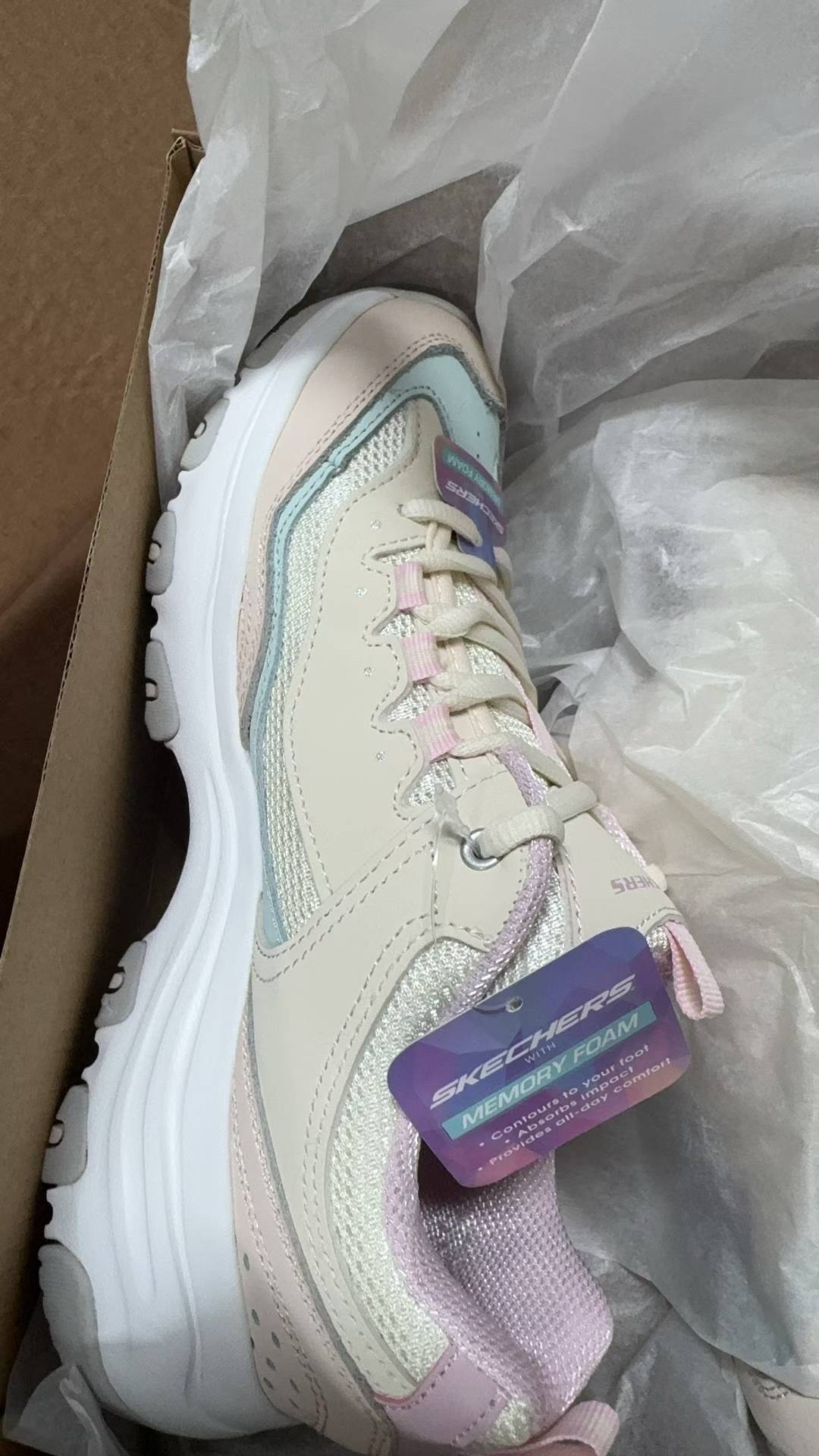 Skechers stock photo 6