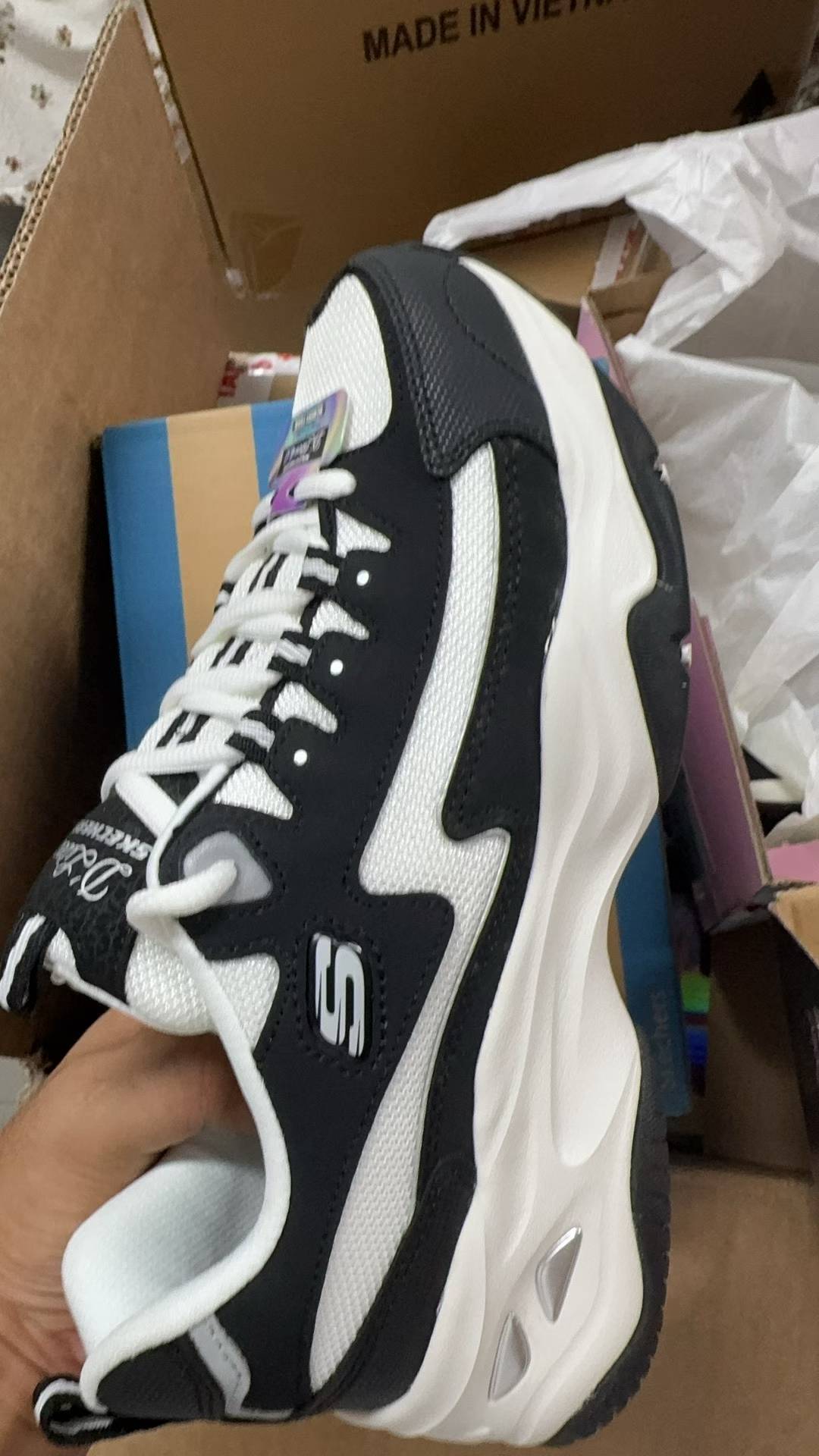 Skechers stock photo 9