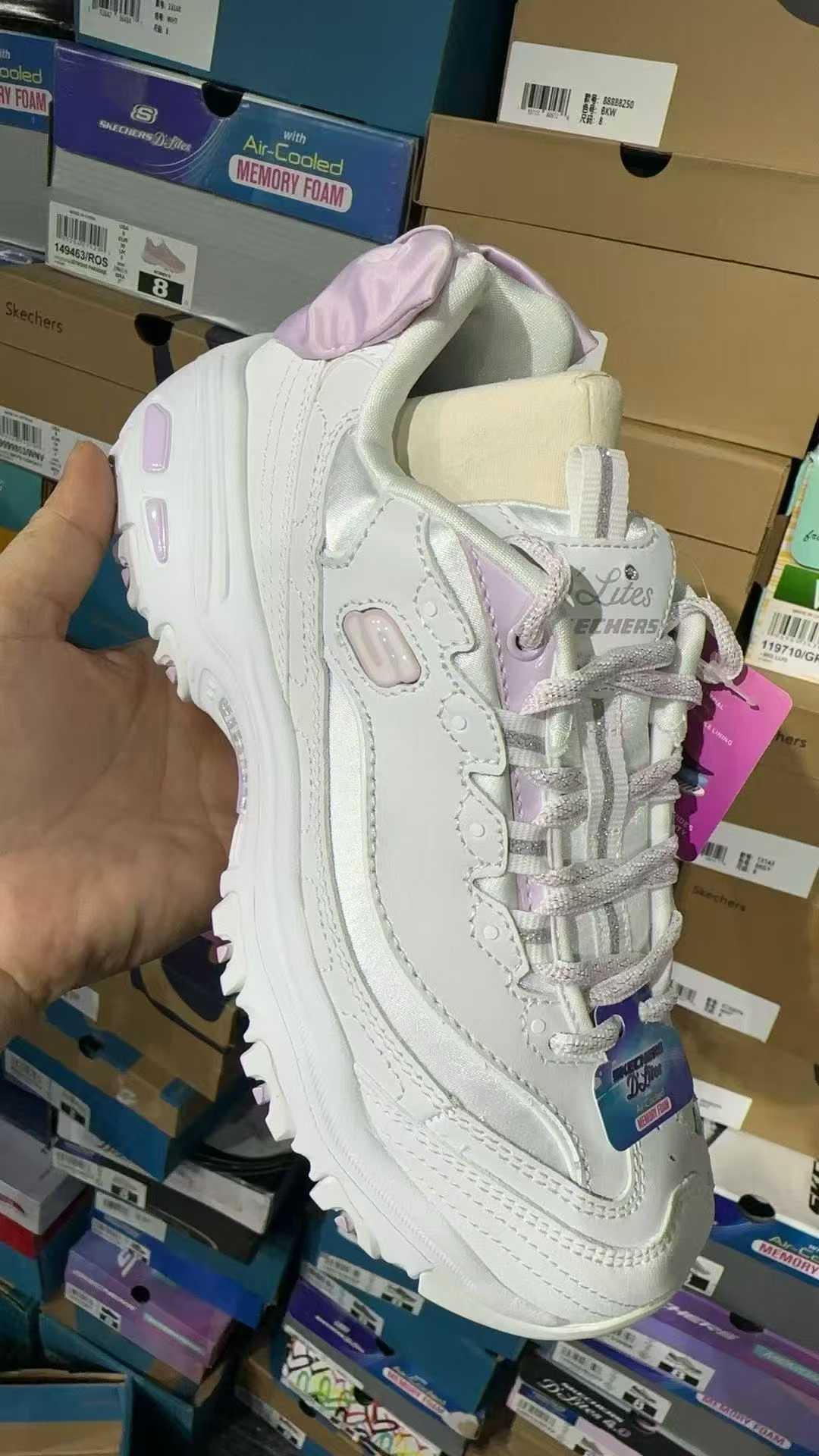 Skechers stock photo 14